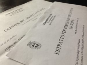 Com a certidão em mãos, identifique o local de casamento ou falecimento do seu parente